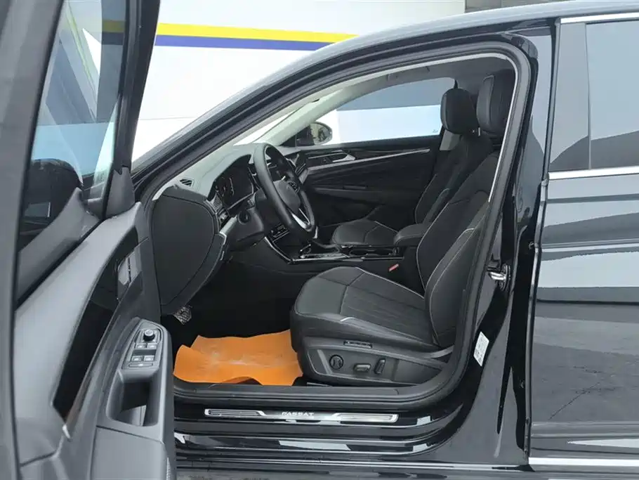 Volkswagen Passat 2024 380TSI Elite Edition фото 9
