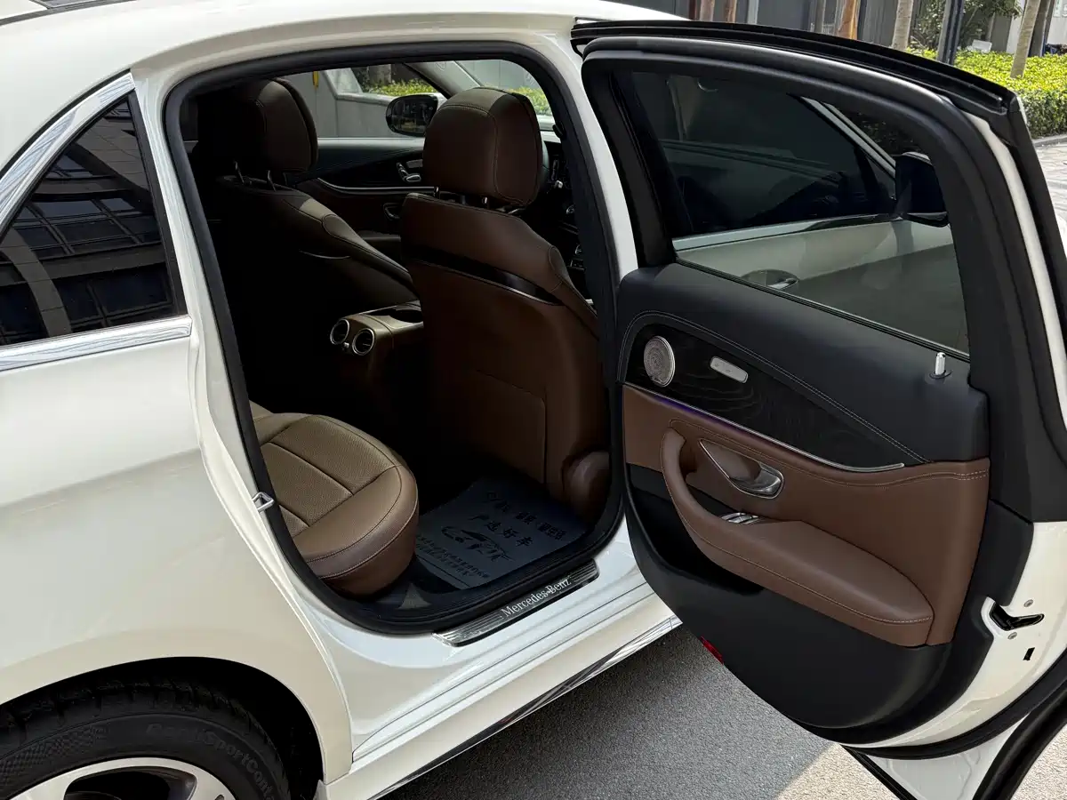 Mercedes-Benz E-Class 2020 Model E 260 L Sport фото 16