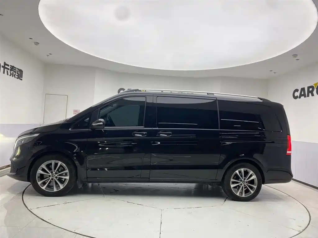 Mercedes-Benz V-Class 2022 V 260 Pilot Edition фото 8