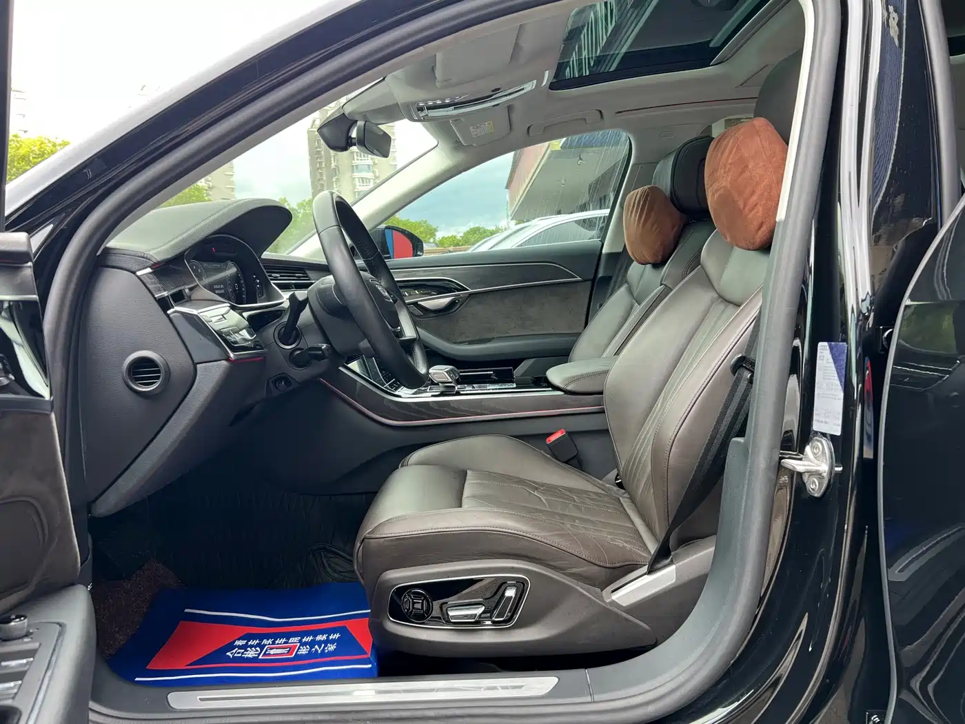 Фото 22 - Audi A8