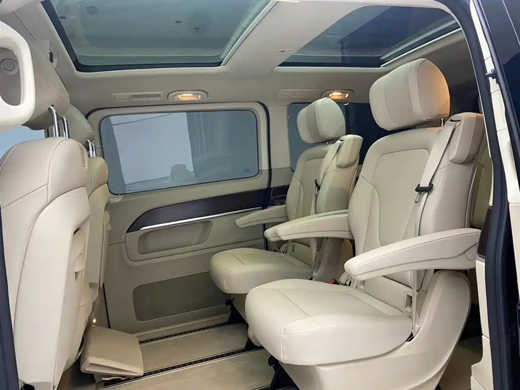 Mercedes-Benz V-Class 2022 V 260 Pilot Edition фото 19