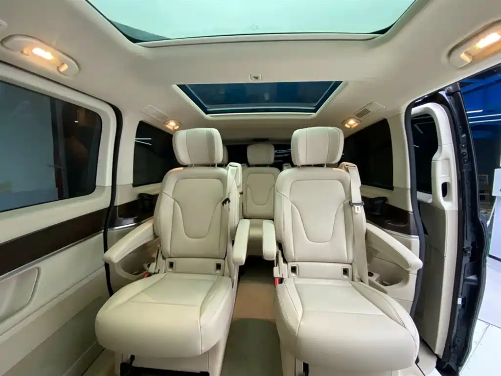 Mercedes-Benz V-Class 2022 V 260 Pilot Edition фото 29
