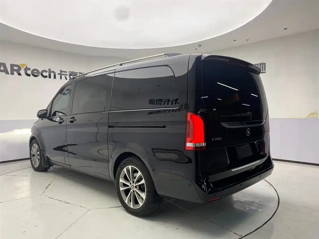 Mercedes-Benz V-Class 2022 V 260 Pilot Edition фото 7