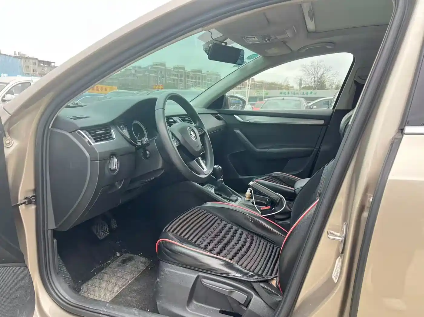Škoda Octavia 2019 TSI280 DSG Smart Drive Luxury Edition China VI фото 9