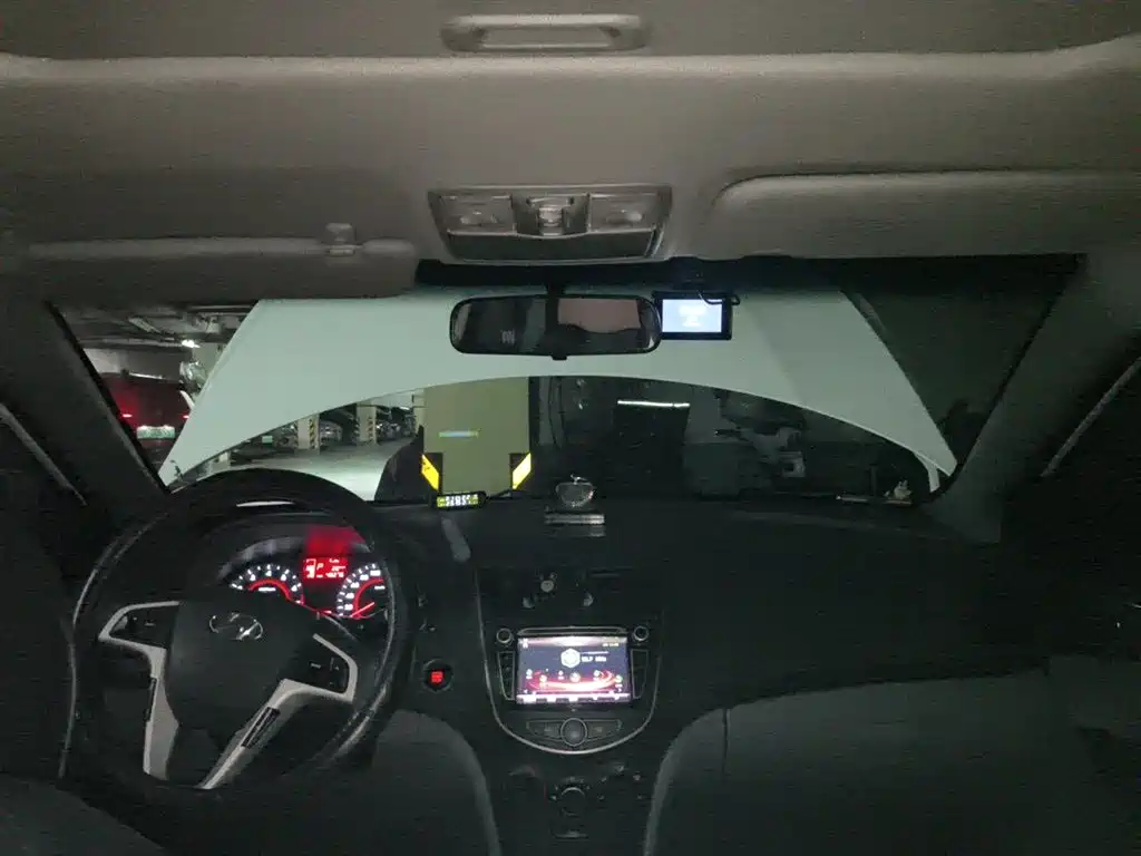 Hyundai Verna 2014 1.4L Automatic Leading GLX фото 15