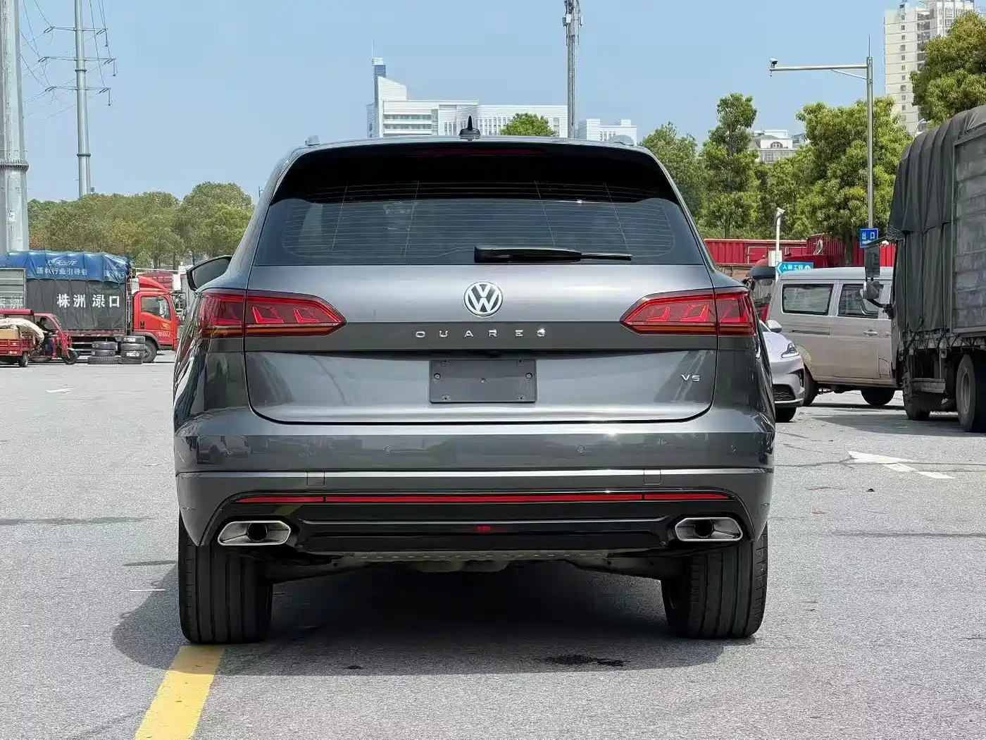 VOLKSWAGEN TOUAREG