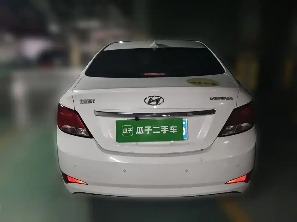 Hyundai Verna 2014 1.4L Automatic Leading GLX фото 4