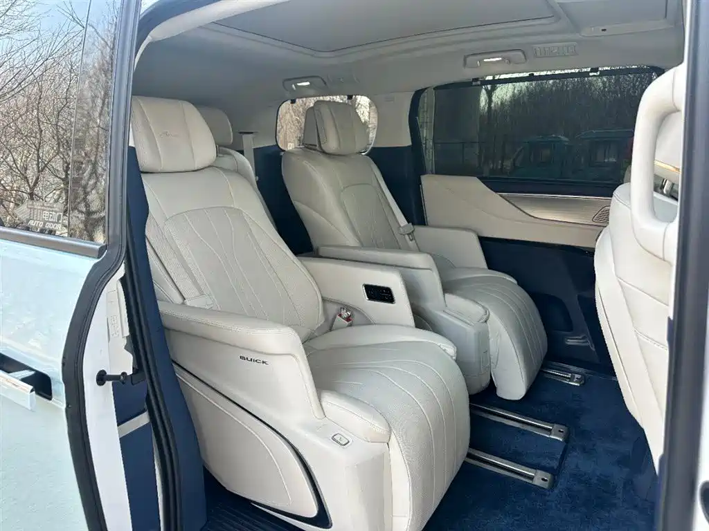 BUICK GL8 NEW ENERGY