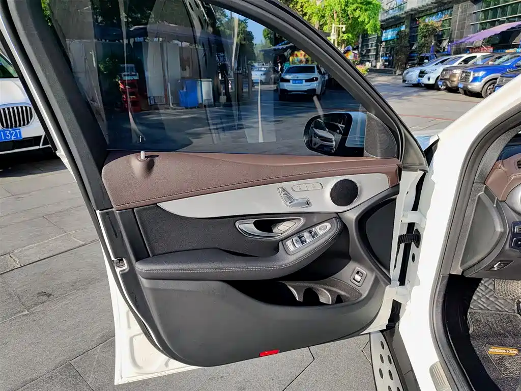 Mercedes-Benz GLC 2022 Facelift III GLC 260 L 4MATIC Dynamic фото 6