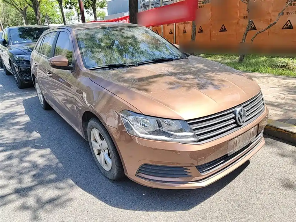 Volkswagen Lavida Tour 2015 1.6L Automatic Trend Edition фото 4