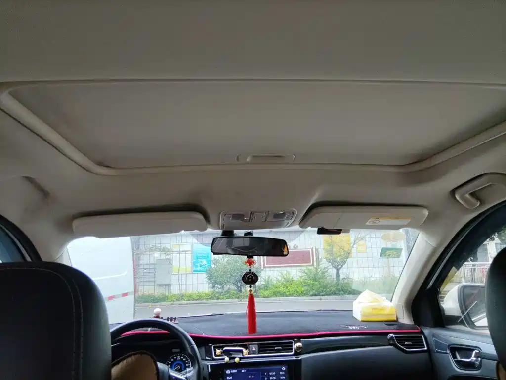 Dongfeng Fengguang Fengguang 580 2016 2016 Facelift 1.5T CVT Luxury