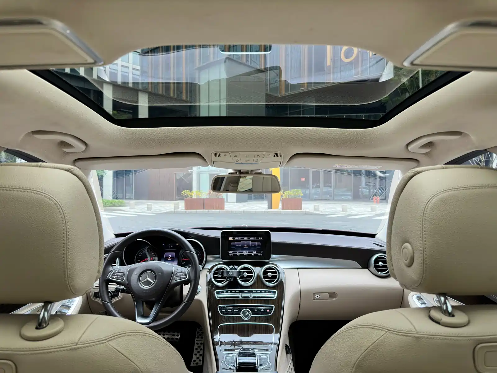 Фото 18 - Mercedes-Benz C-Class