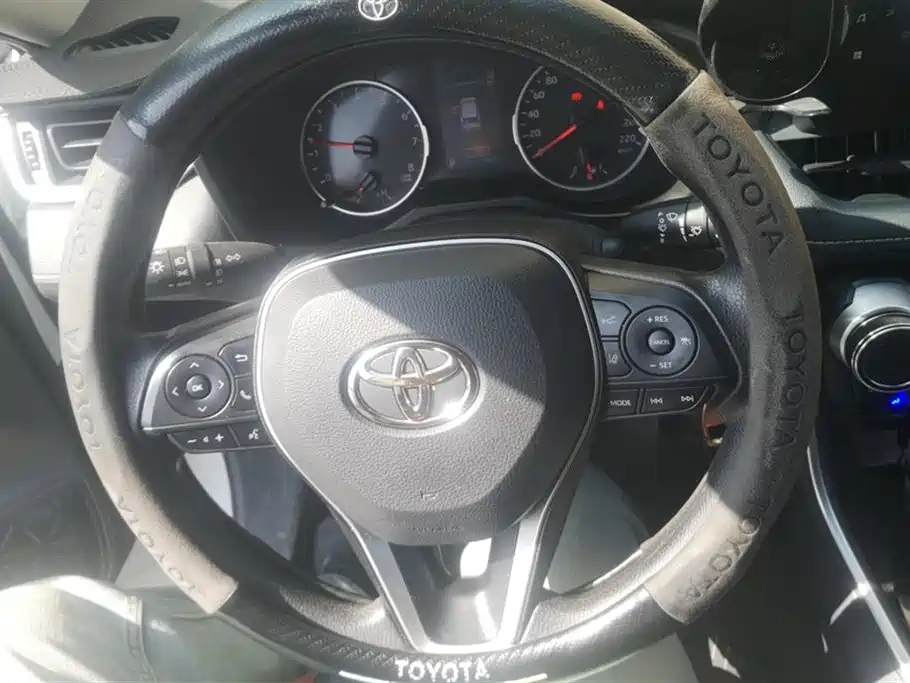 Toyota RAV4 Rongfang 2024 2.0L CVT FWD Urban Edition фото 15