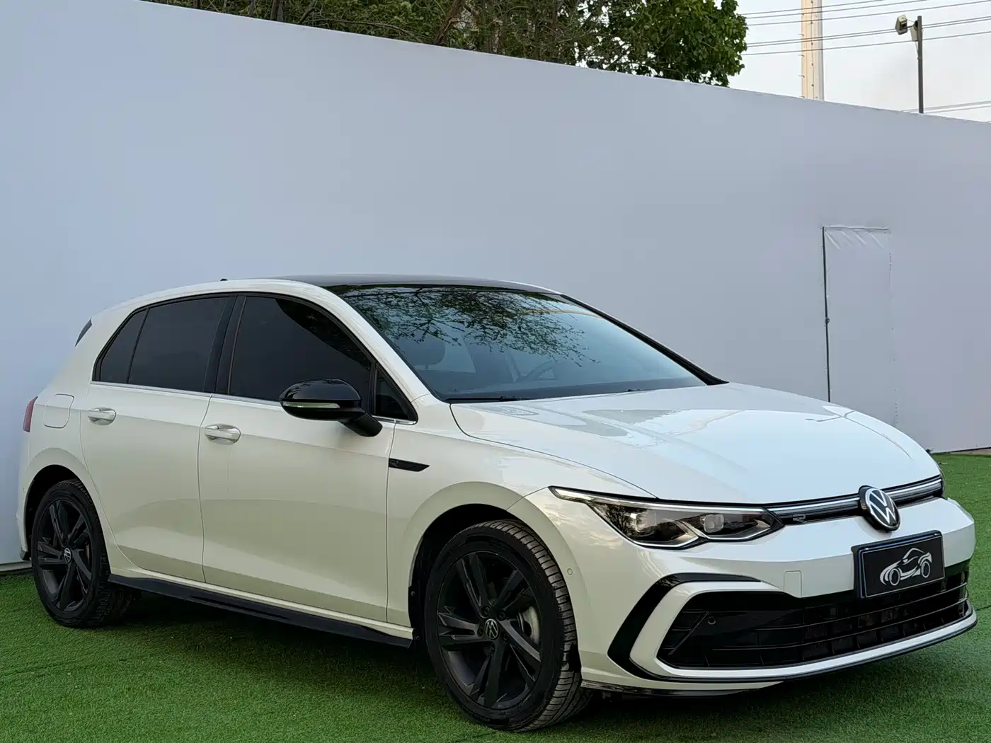 Volkswagen Golf 2023 Facelift 280TSI DSG R-Line фото 3