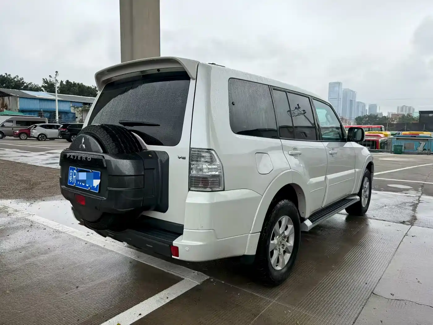 Mitsubishi Pajero (Import) 2016 3.0L Automatic Luxury (China IV) фото 4