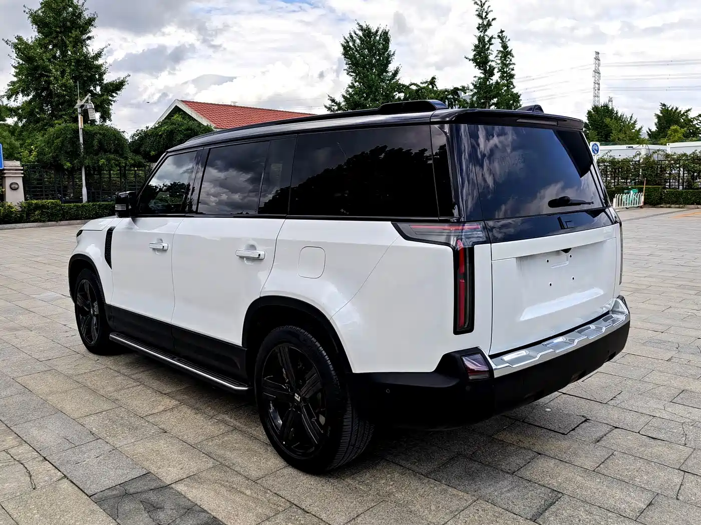 ROX Jishi Extreme Stone 01 2023 2023 Premium 6-Seater Edition
