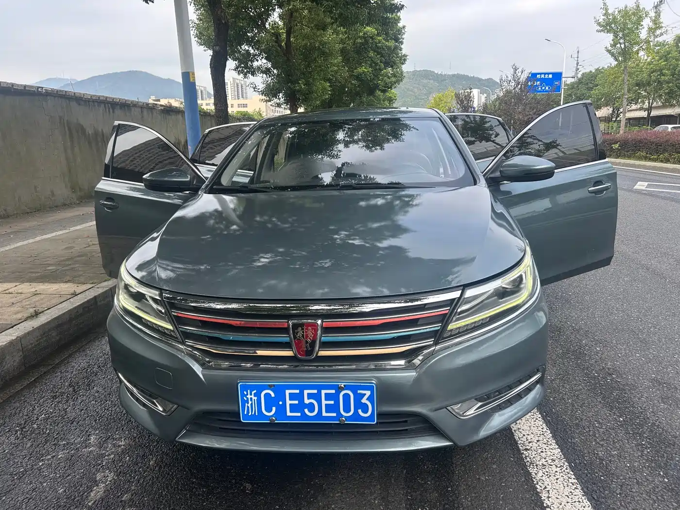 Roewe i6 2017 2017 20T Auto Internet Smart Premium Edition