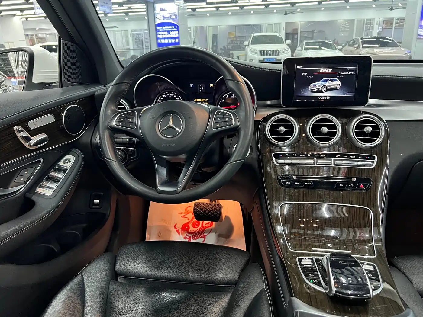 Mercedes-Benz GLC 2017 GLC 260 4MATIC Luxury фото 16