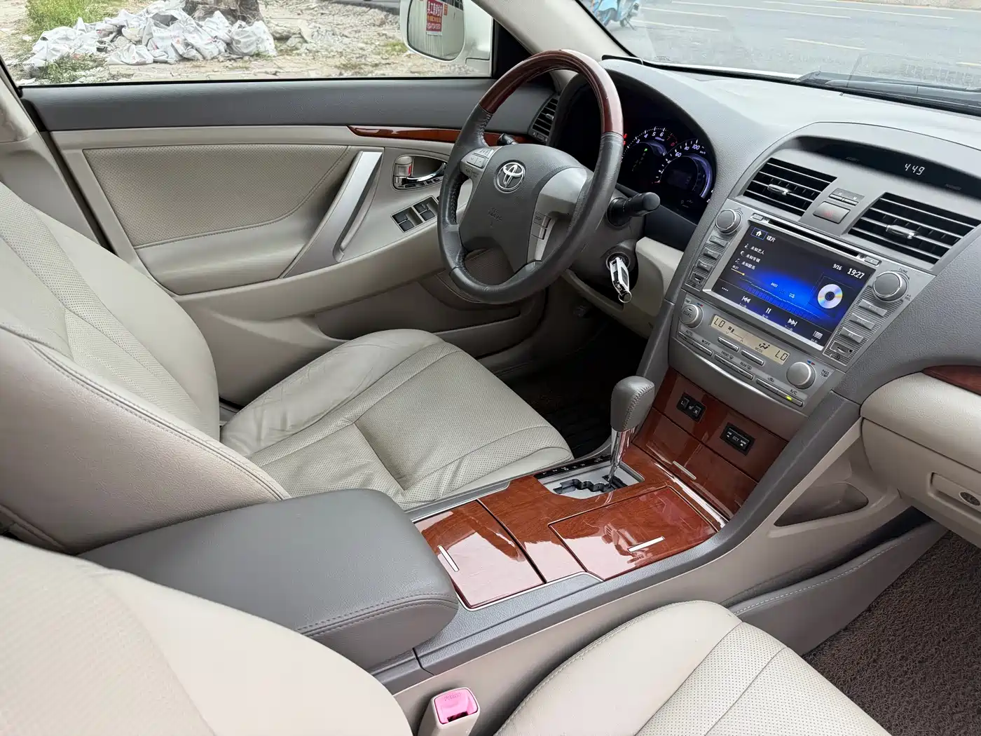Toyota Camry 2013 200G Classic Luxury Edition фото 11
