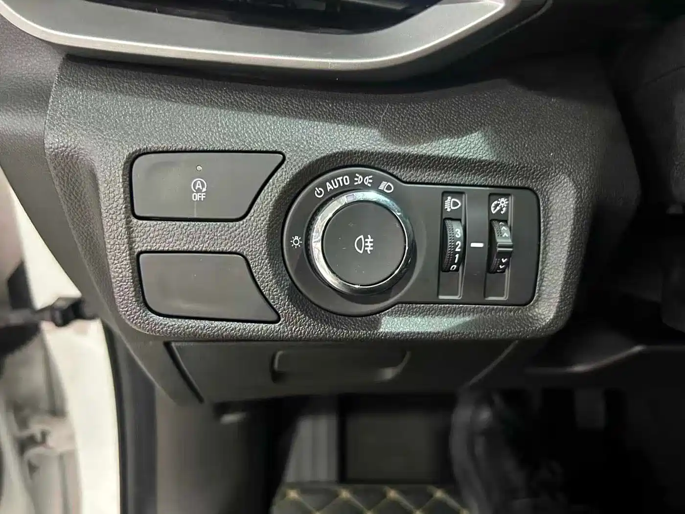 Chevrolet Volando 2020 Mild Hybrid Redline 530T Automatic Prestige Edition (5+2 seater) фото 14
