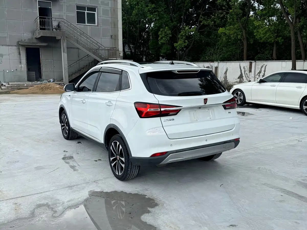Фото 15 - Roewe RX3