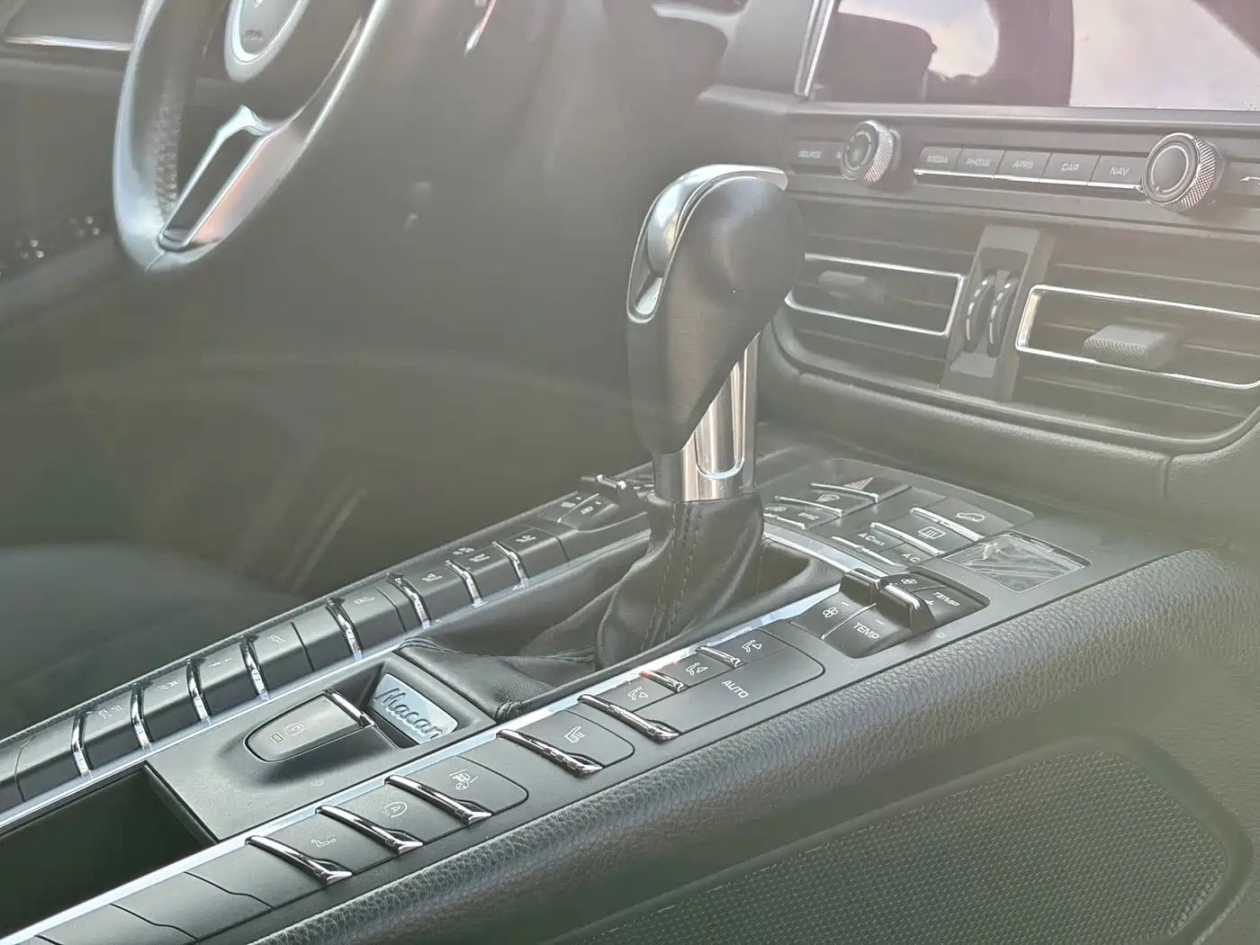 Porsche Macan 2018 Macan 2.0T фото 11