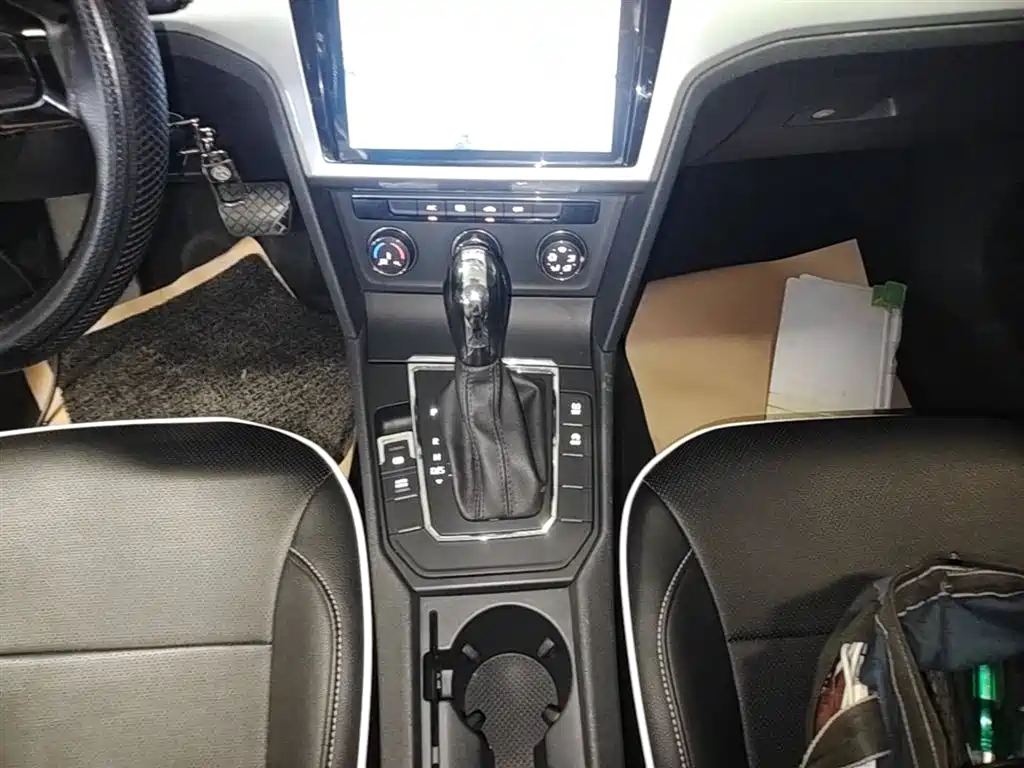 Volkswagen Lamando 2017 230TSI DSG Trend Edition фото 14