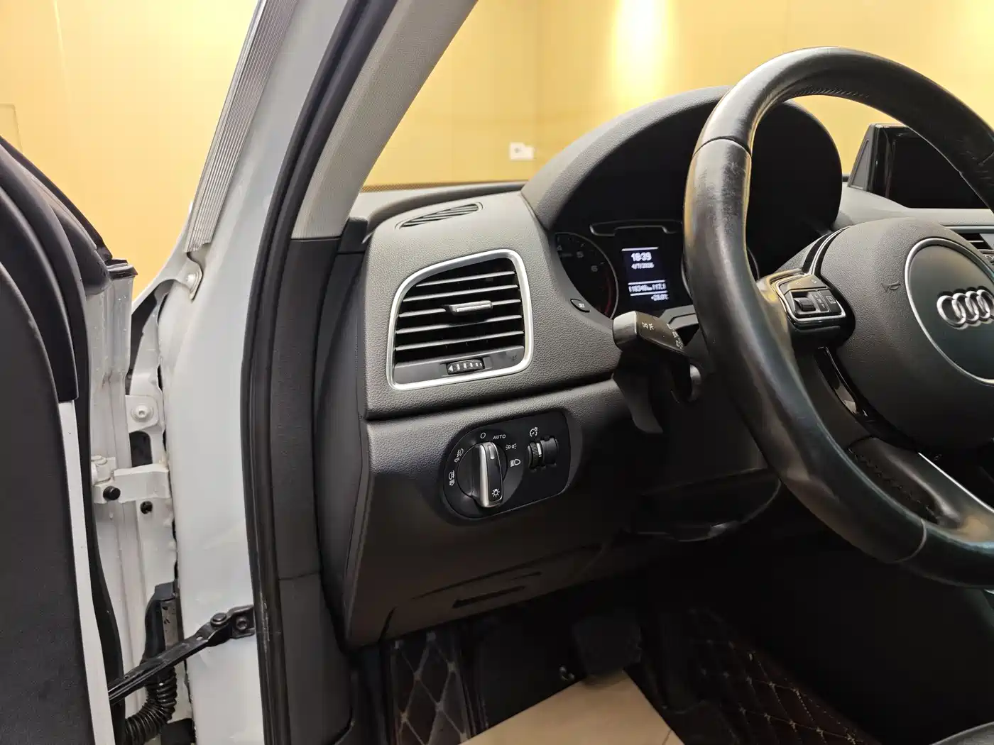 Audi Q3 2015 35 TFSI Comfort фото 11