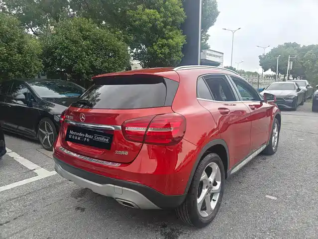 Mercedes-Benz GLA 2017 GLA 200 Dynamic — фото 5