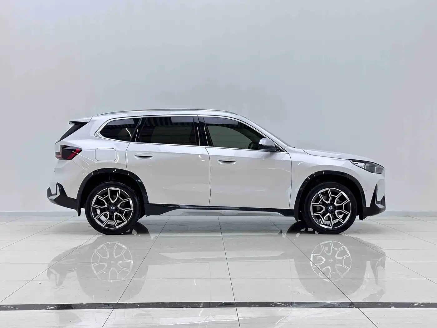 BMW X1 2023 xDrive25Li X Design Package фото 4