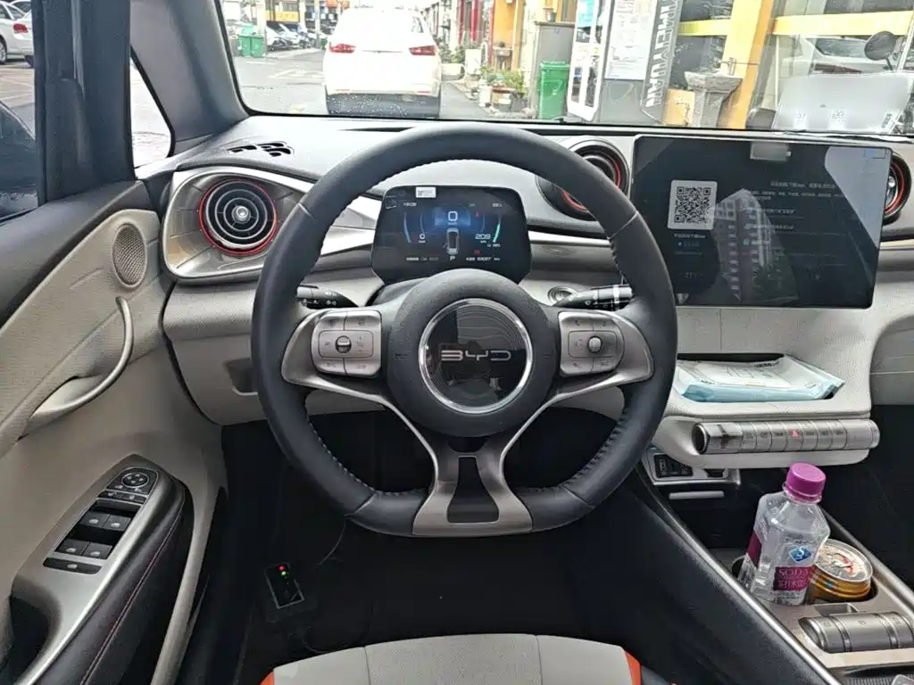 BYD Dolphin 2022 2021 Model 405km Fashion Edition
