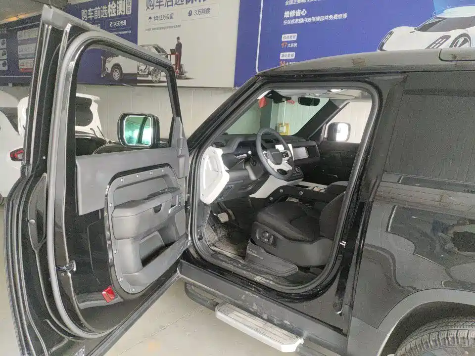 Land Rover Defender 2025 2025 90 2.0T P300 S