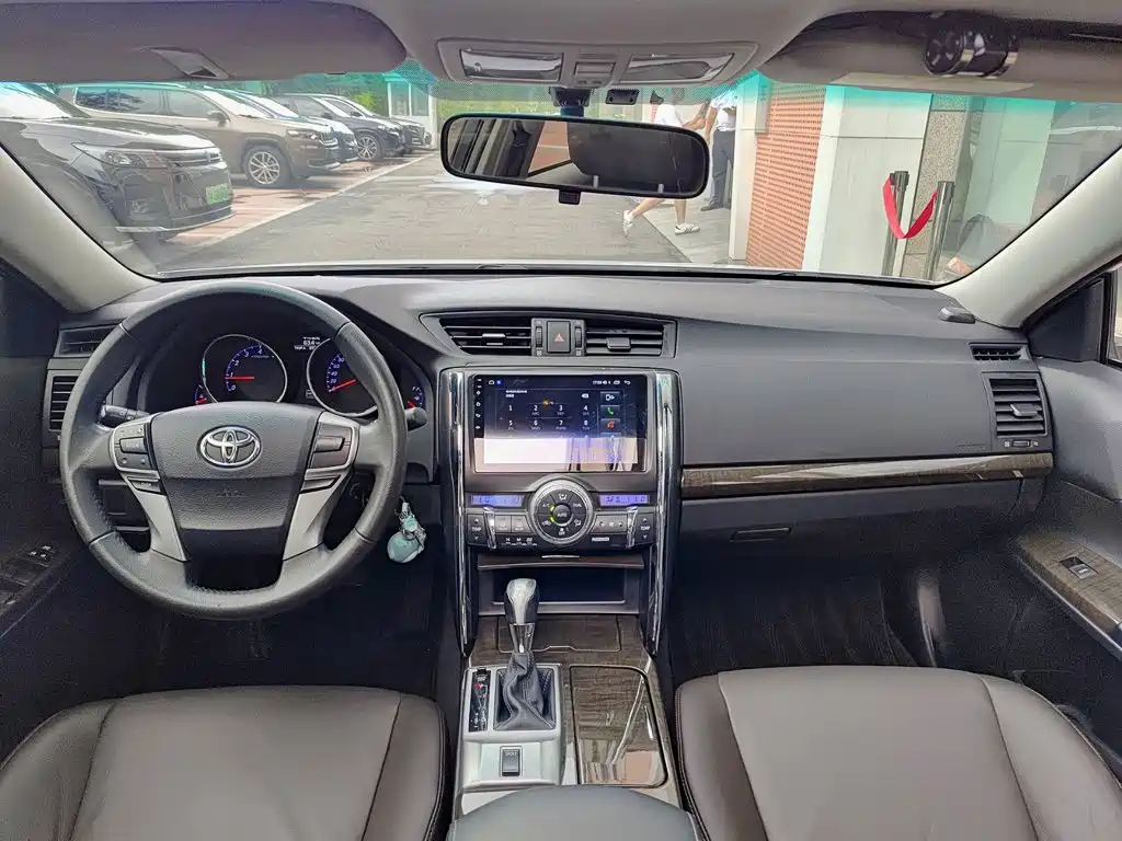 Toyota Reiz 2016 2013 2.5V Elite Edition