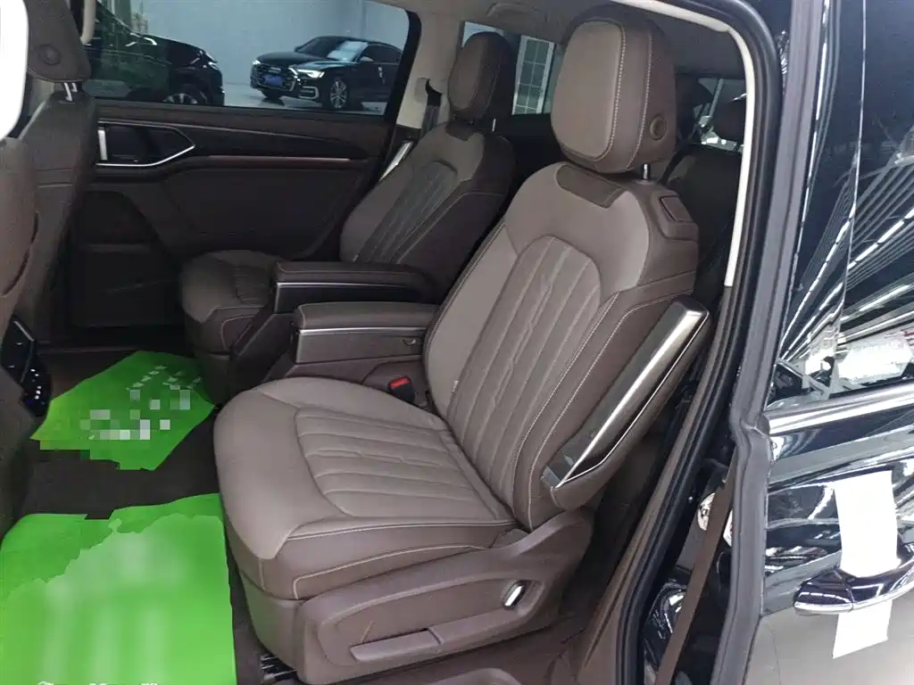 Volkswagen Viloran 2023 330TSI Luxury Edition фото 13