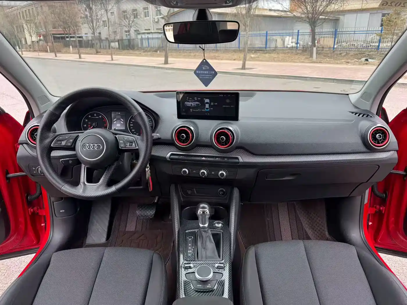 Audi Q2L 2018 35 TFSI Launch Exclusive Edition China VI фото 4