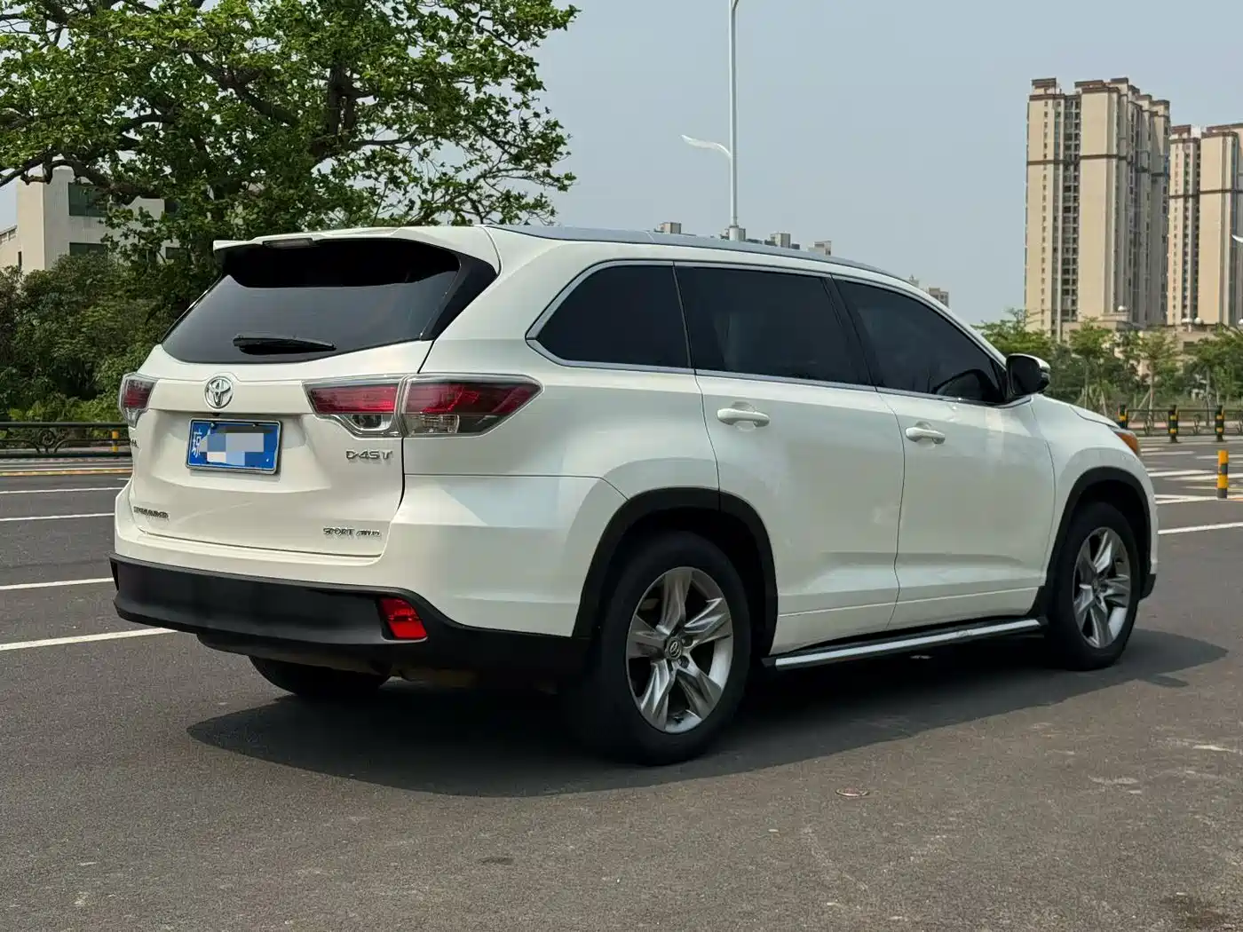 TOYOTA HIGHLANDER