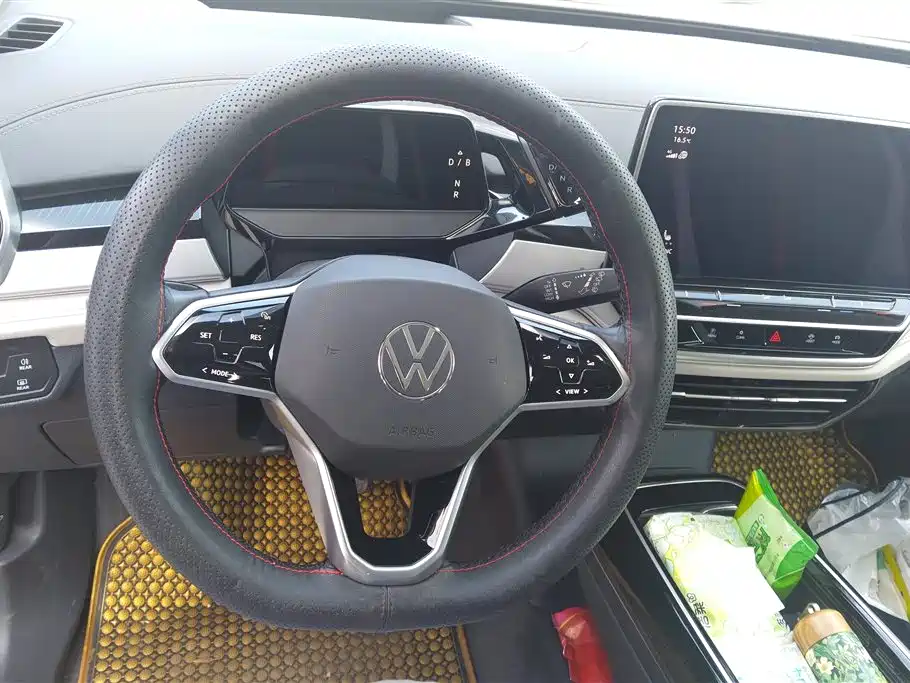 VOLKSWAGEN ID.6 CROZZ