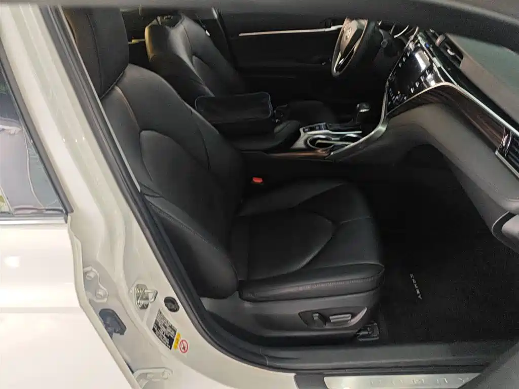 Toyota Camry 2018 2.5G Luxury Edition фото 25
