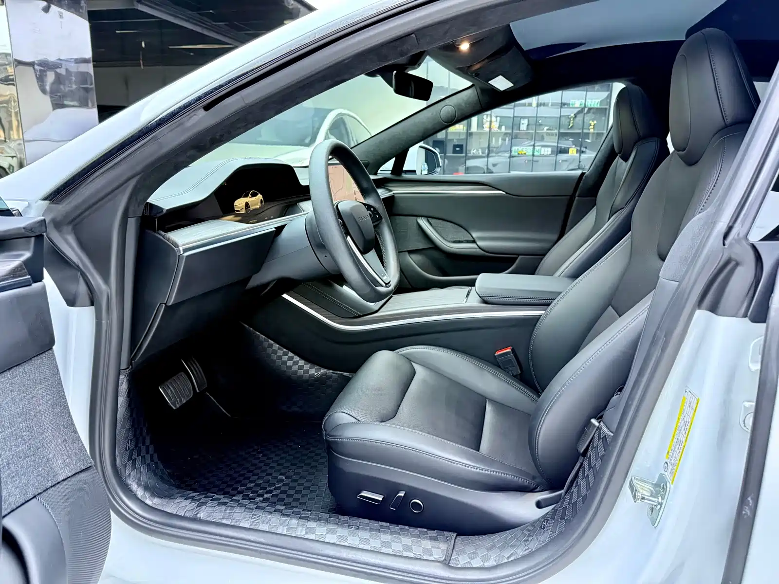 Фото 4 - Tesla Model S