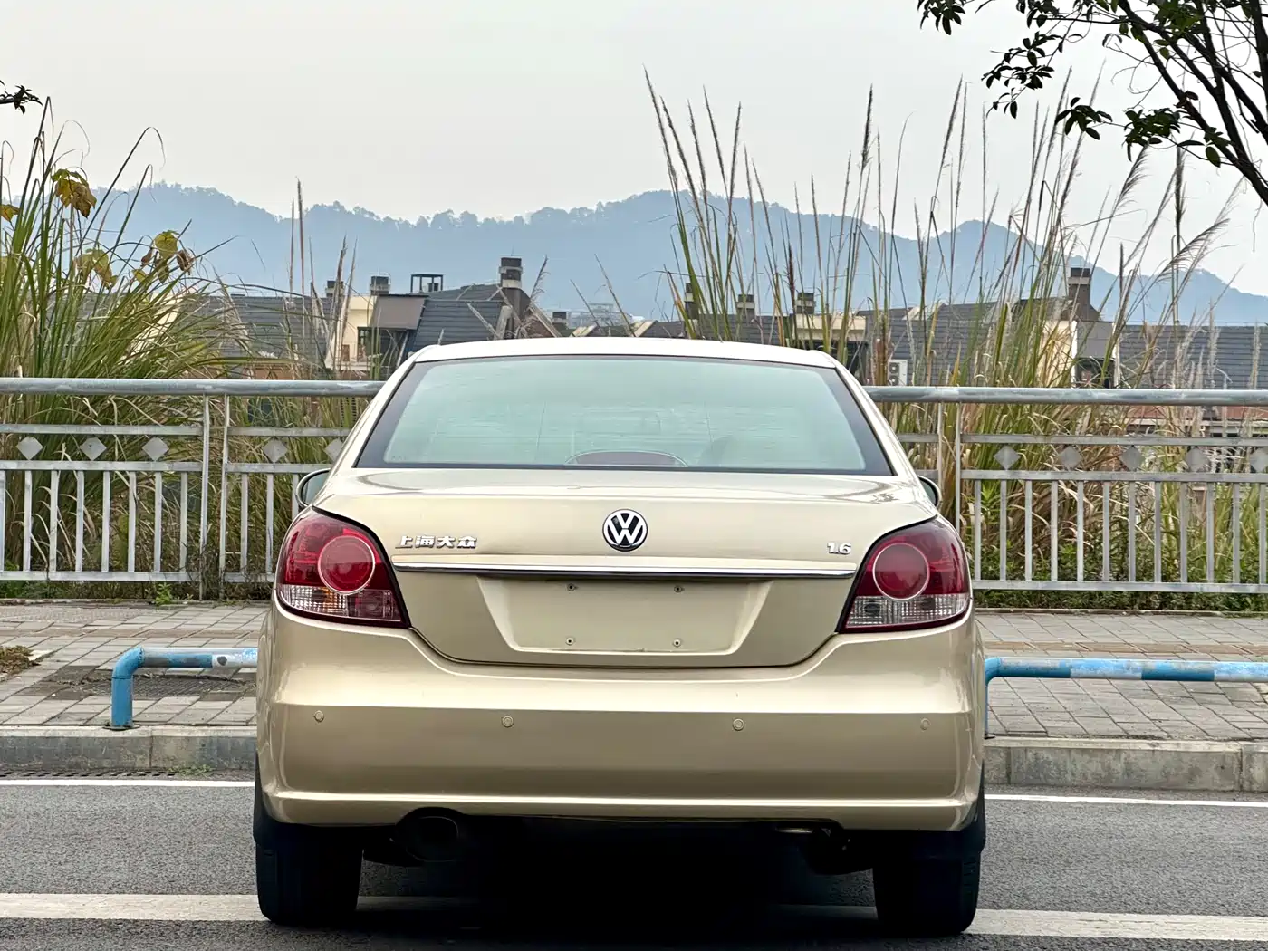 Volkswagen Lavida 2011 1.6L Automatic Pinxuan Edition фото 6