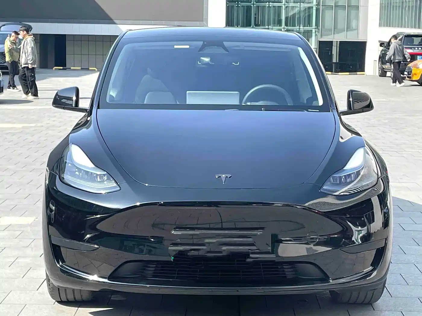 TESLA MODEL Y