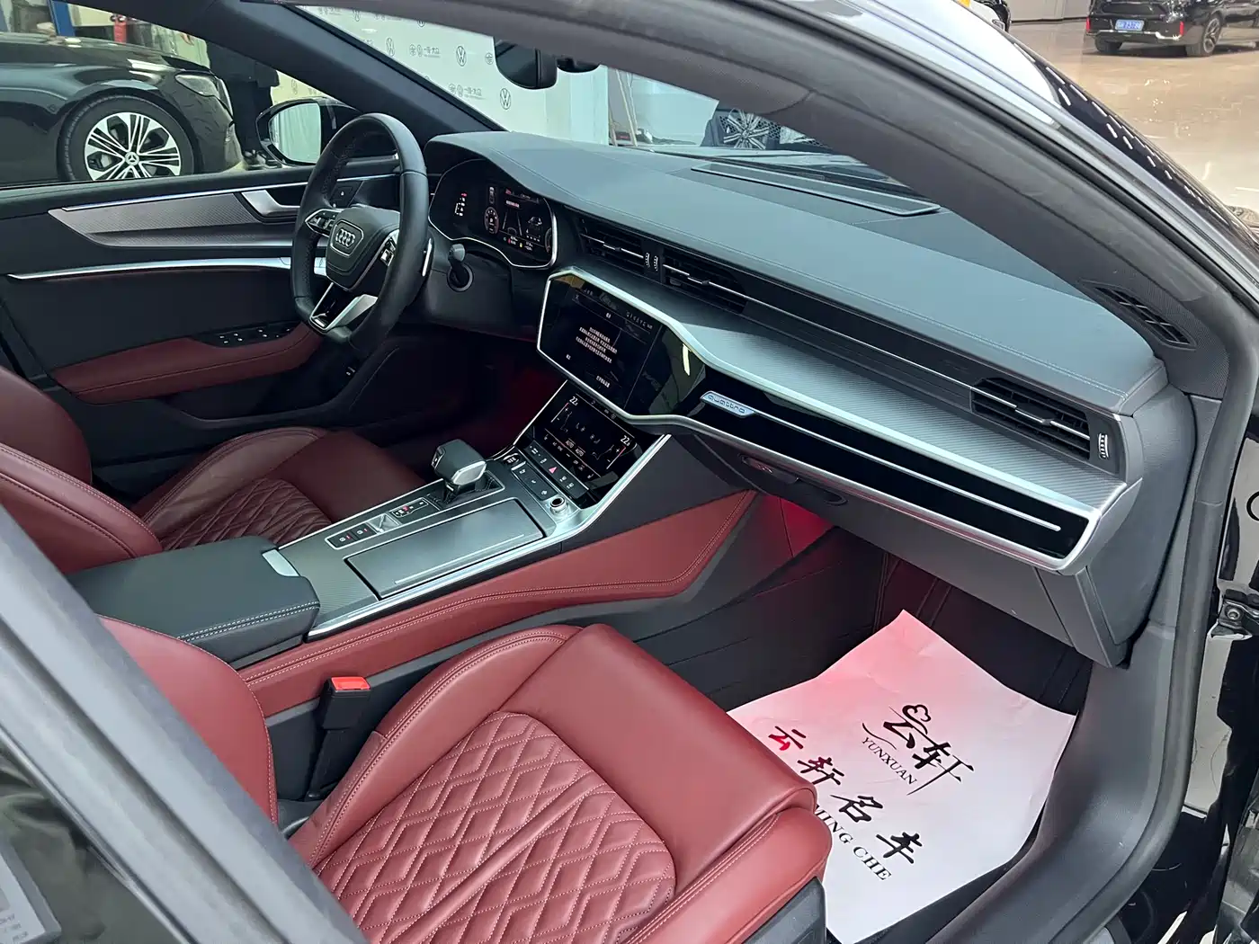 Audi A7L 2024 45 TFSI quattro S-line Black Warrior Edition фото 11