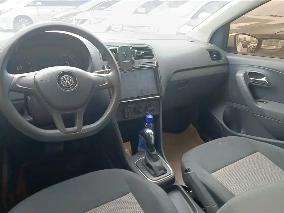 Volkswagen Polo 2018 1.5L Auto Safe Drive фото 12