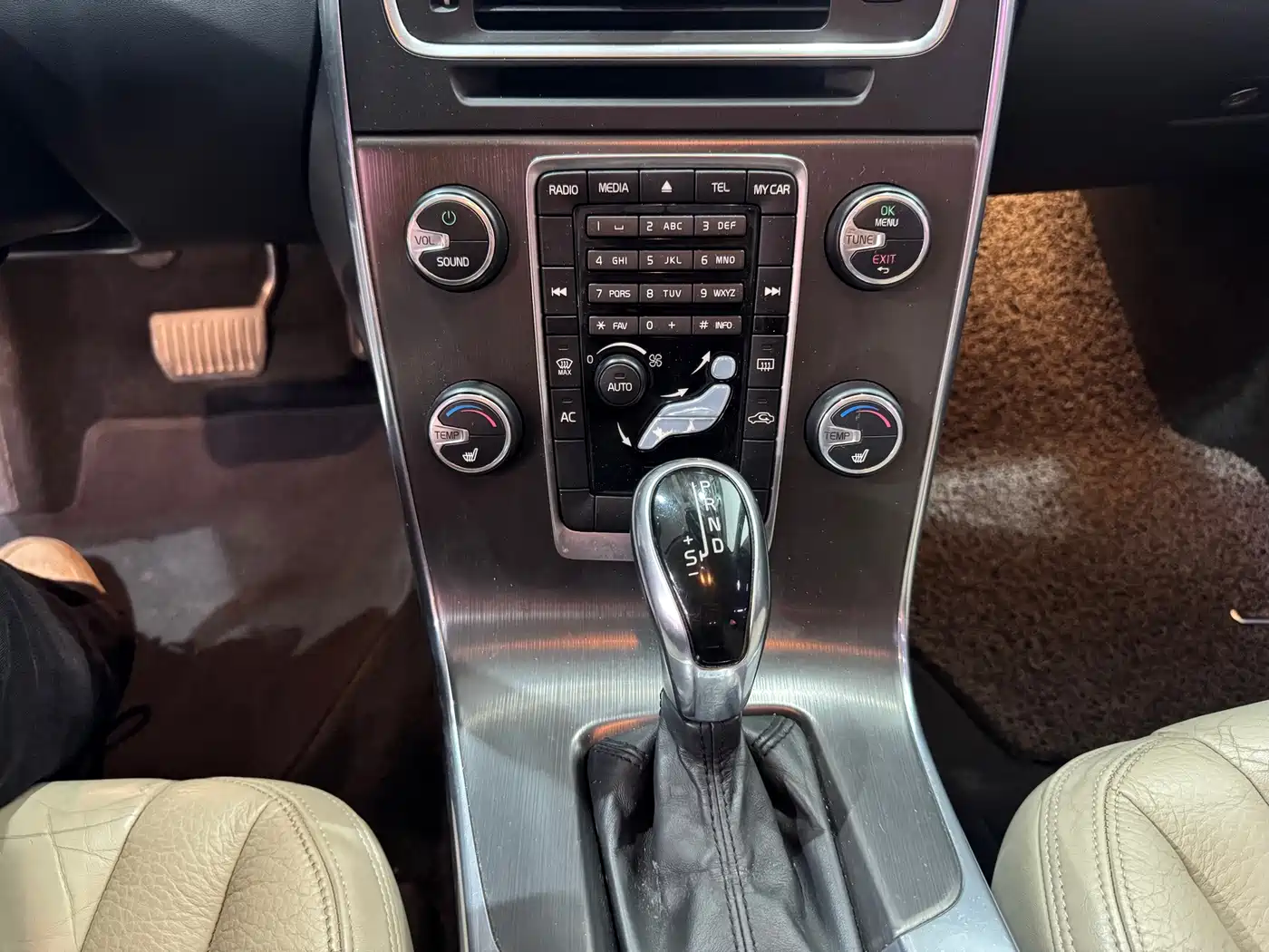 Volvo V60 2013 2014 T5 Zhiyi Edition