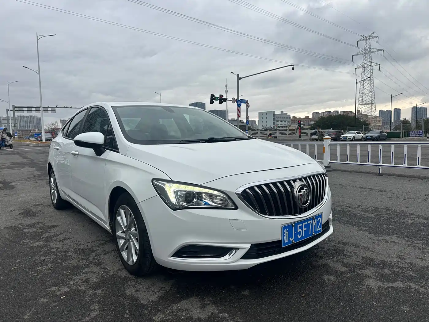 Buick Verano 2017 Sedan 15S Automatic Progressive фото 3