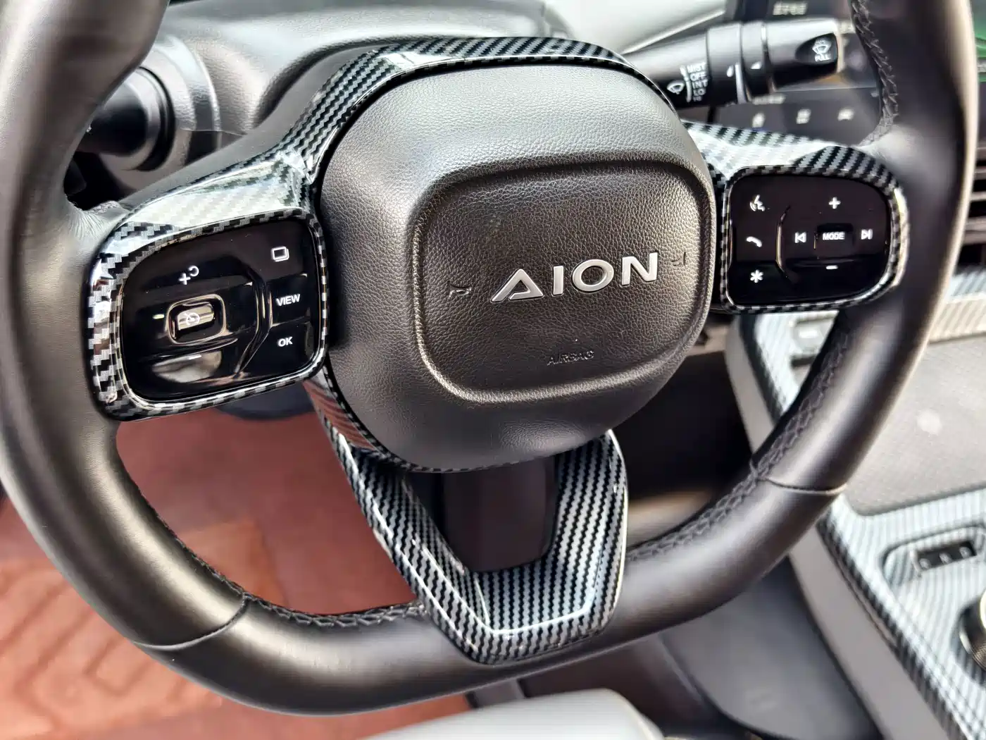 Фото 23 - Aion Y