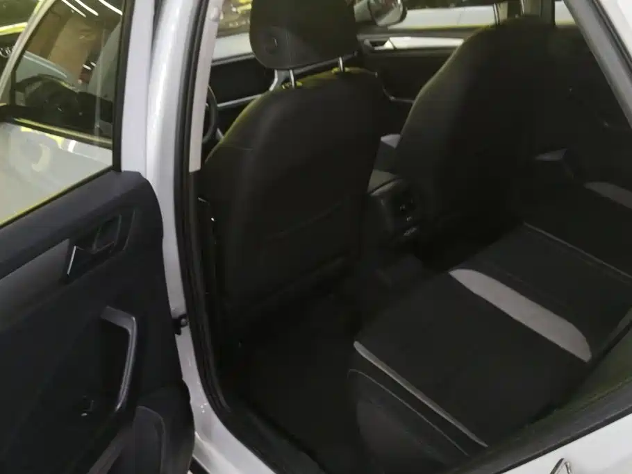 Photo 11 - Volkswagen T-ROC