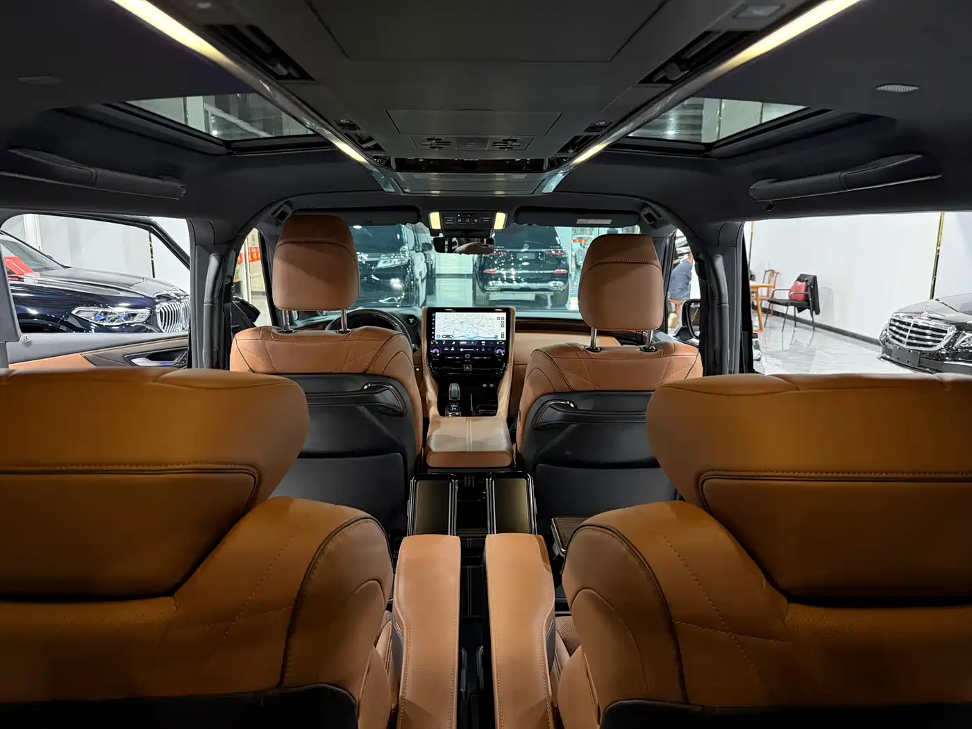 Toyota Alphard 2024 Hybrid 2.5L Ultimate Enjoyment Edition фото 10