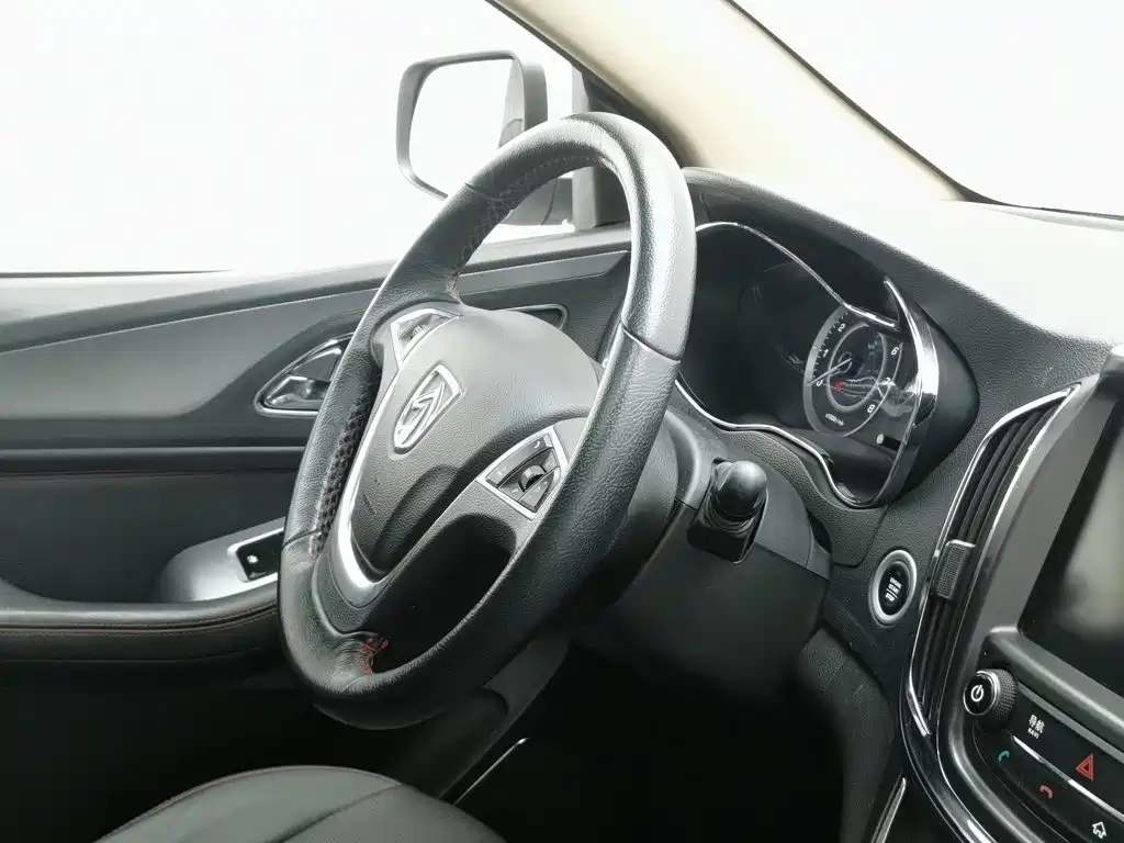 Baojun 560 2017 2016 1.8L Manual Luxury