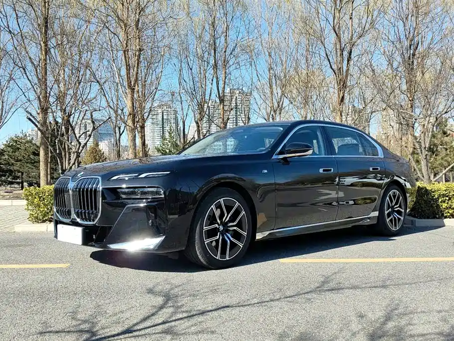BMW 7-SERIES
